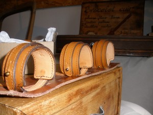 Cuir bovin, Pleine fleur lisse Tannage semi-végétal Doublure hypoallergénique, peau de mouton